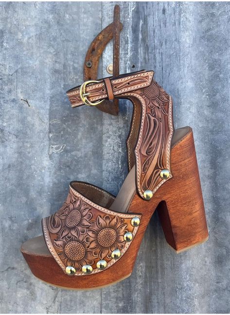 Cowgirl Heels, Tooled Leather Heels, Cowboy Heels, Western Heels, 1970s Shoes, Mexican Shoes, Casual Country Outfits, Western Shoes, Wooden Heels