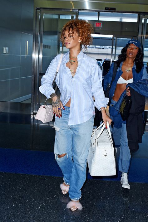 Rihanna - Photos Rihanna Airport, Rihanna 2015, Rihanna Casual, Family Plaid, Rihanna Street Style, Looks Rihanna, Rihanna Outfits, Rihanna Looks, Rihanna Style