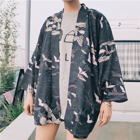 Yukata Female, Kimono Diy, Japanese Yukata, Oki Doki, Traditional Japanese Kimono, Kimono Shirt, Kimono Blouse, Kimono Outfit, Harajuku Fashion Street