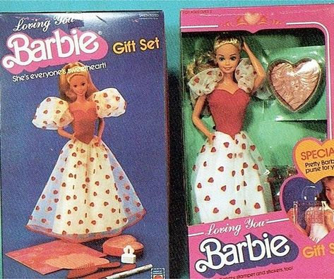 10 Barbie Toys That All 80s Girls Should Remember 80s Girl Toys, Plastic Purse, 1980s Barbie, Barbie 80s, Barbie Gifts, Barbie Box, Birthday Money, Desk Drawer, Barbie Toys