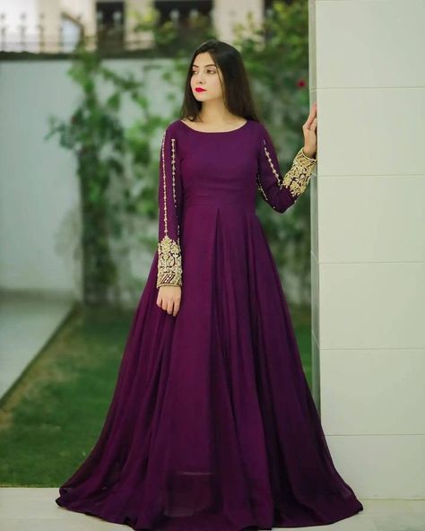 Long Frocks For Barat, Jorjet Gown Design New, Barat Dresses, Mehandi Dress, Garba Dress, Patiyala Dress, Pakistani Party Wear Dresses, Long Frock Designs, Frocks Design