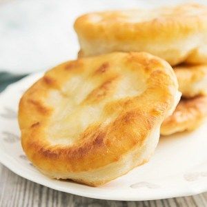 Easy Bannock Bread Celebrating #Canada150 Easy Fry Bread Recipe, Italian Flat Bread, Bannock Recipe, Bannock Bread, No Yeast Pizza Dough, Fried Bread Recipe, Yeast Free Breads, Lemon Pudding, Irish Soda Bread