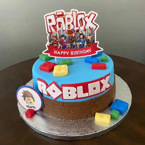 Roblox Cake Boys, Roblox Cake Ideas, Roblox Birthday Cake, Cakes Decor, Roblox Party, Roblox Cake, Roblox Birthday, Cake Pop Decorating, Cute Birthday Pictures