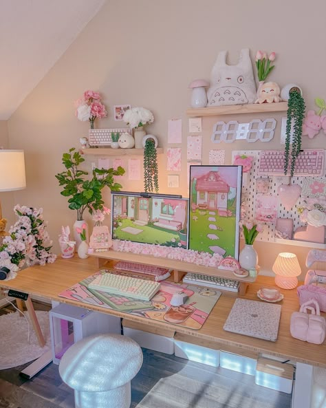 Cute Set Up, Girly Setup, Cozy Desk Space, Cozy Study Space, Kawaii Desk Setup, Desk Pink, Cozy Office Space, Aesthetic Girly Things, Pinterest Girly