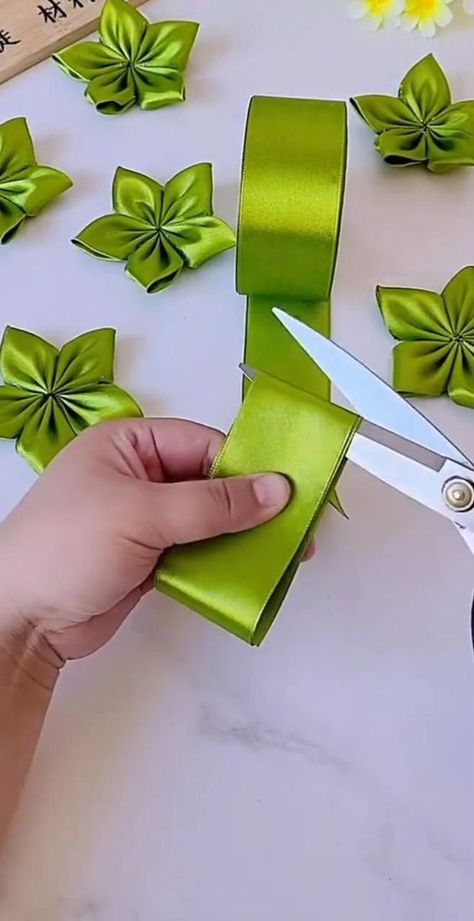 Ribbon Flower Design, Diy Ribbon Christmas Decorations, Fabric Leaves How To Make, Romantic Craft Ideas, Ribbon Dahlia Flower Tutorial, Cute Things To Make With Ribbon, How To Make Flowers Using Ribbon, How To Make Sunflowers Out Of Ribbon, Christmas Ribbon Flowers