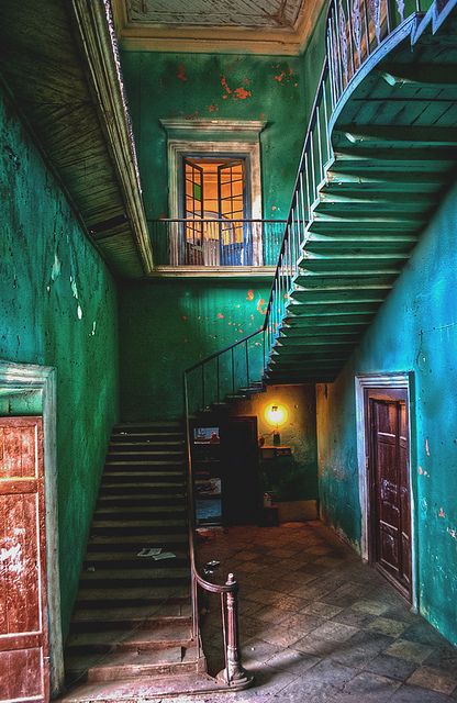 Abandoned Mansions, Haunted Places, Old Building, Tribeca Loft, Take The Stairs, Stairway To Heaven, Architecture Old, Abandoned Buildings, Old Buildings