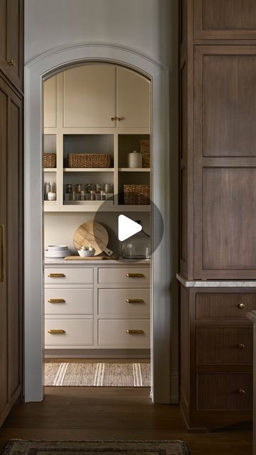 KRYWICKI INTERIOR DESIGN on Instagram: "I will always strongly advocate for a butler’s pantry, and here’s why: It adds functionality, organization, and a touch of elegance to any home.  #butlerpantry #butlerpantryinspo #kitchen #kitchenremodel  #oakcabinetry #homefinishes #homedesign #designinspo #interiorstyling #homerenovation #interiordesign #explorepage" Skullery Kitchen Pantries, Skullery Butler Pantry, Butlers Pantry Ideas Layout, Butler Pantry Ideas, Scullery Ideas, Scullery Kitchen, Butler Pantries, Kitchen With Butlers Pantry, Butlers Pantry Ideas