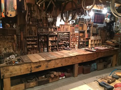 Vintage Workshop Garage, Workshop Table Workbenches, Work Shop Aesthetic, Wood Worker Aesthetic, Wood Shop Aesthetic, Wood Workshop Aesthetic, Woodshop Aesthetic, Rustic Garage Interior, Home Woodshop