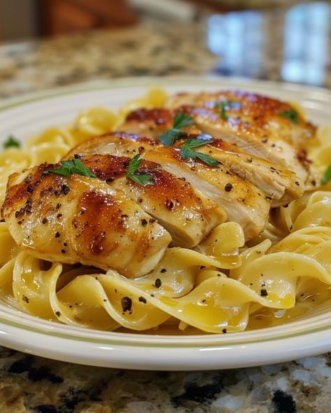 Crazy Chicken Recipes, Yummy Easy Dinner Recipes Healthy, Weekday Recipes Dinner, Chicken And Pasta Dishes, Divine Recipes, Chicken Breast Dinner, Cooktop Cove, Chicken And Noodles, Chicken And Pasta