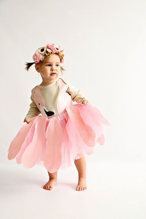 Check out this list of the best kids costumes on Etsy! They’re cute, they’re unique…and best of all, you don’t have to do a thing! Flamingo Costume Kids, Baby Bird Costume, Flamingo Halloween, Diy Fantasia, Best Kids Costumes, Flamingo Costume, Clever Halloween, Image Halloween, Bird Costume