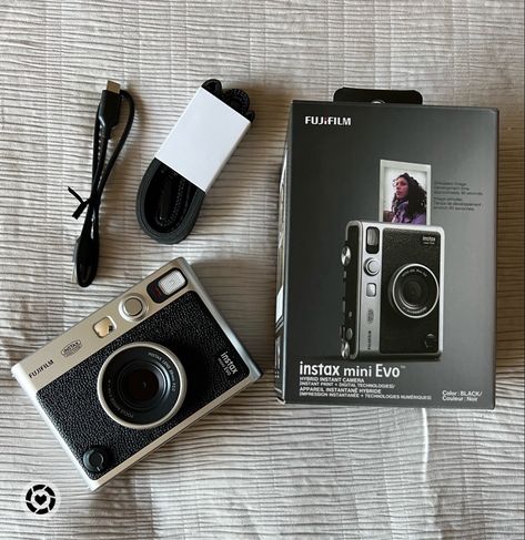 Camera Birthday Gift, Instax Mini 40 Photos, Polaroid Mini Evo, Mini Polaroid Camera, Instax Mini Evo Hybrid, Instead Mini Evo, Instax Mini Evo Camera Aesthetic, Best Polaroid Camera, Fujifilm Instax Mini Evo Aesthetic