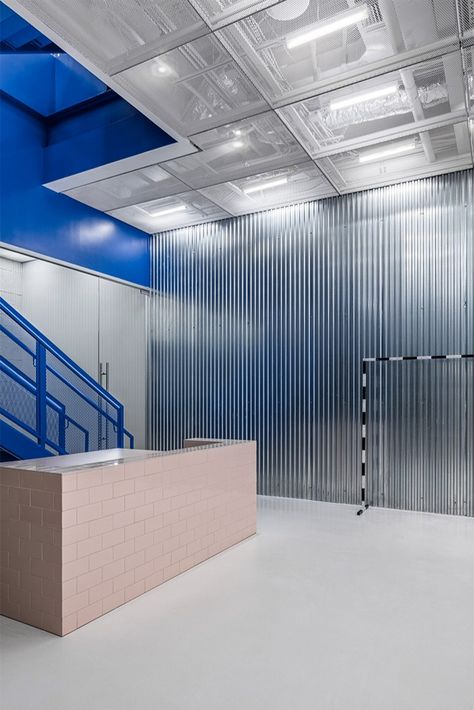 Virgil Abloh and AMO have designed an industrial-style retail space for Off-White’s Miami store that ‘explores the idea of the modern fulfilment center.’

Photography: Off-White Acne Store, Off White Store, Corrugated Wall, Stainless Steel Shelving, Moveable Wall, Movable Walls, Steel Shelving, White Chair, Stained Concrete