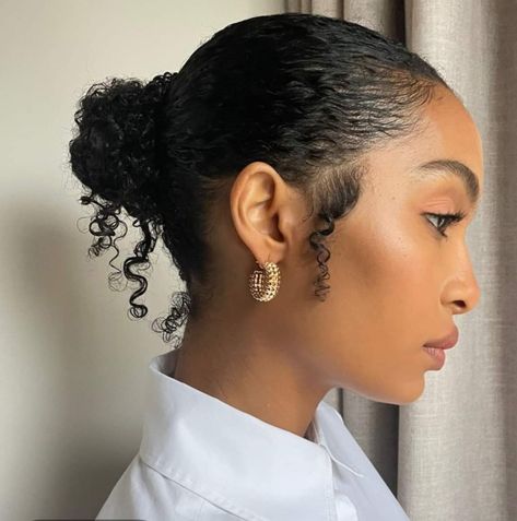 Slickback Bun 4c, Low Slick Bun Natural Hair, Sleek Bun Black Women Natural, Natural Hair Sleek Bun Black Women, Clean Girl Hairstyle Black Women, Curly Buns Black Women, Slick Back Low Bun Curly Hair, Black Curly Hair Updo, Natural Hair Formal Styles