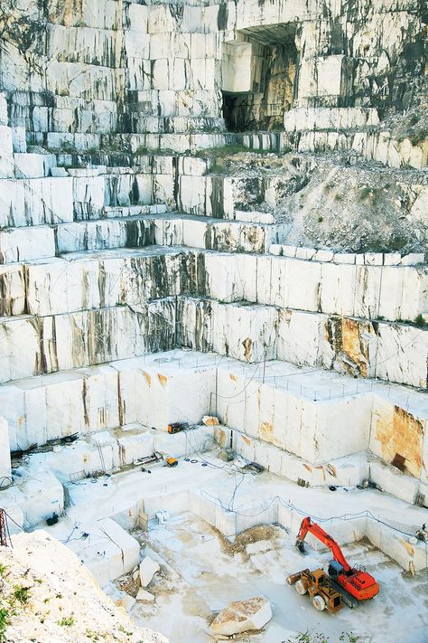 Learn how to get to Colonnata, the home of Carrera marble but also Lardo di Colonnata the most famous lardo in the world. Nature, Carrara Italy, Marble Quarry, Turkish Marble, The Leaning Tower Of Pisa, Rock Quarries, Stone Quarry, Steel Worker, Italian Holiday