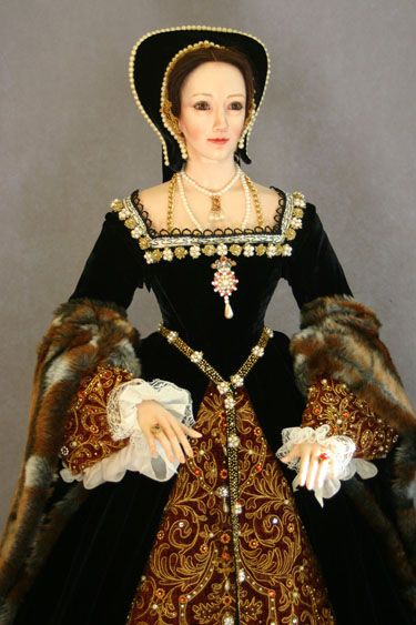 Anne Boleyn head and bodice figurine by Lady Finavon | Grand ... Tudor Fashion, Tudor Costumes, Tudor Era, Istoria Artei, Tudor History, King Henry, Period Outfit, Queen Of England, Anne Boleyn