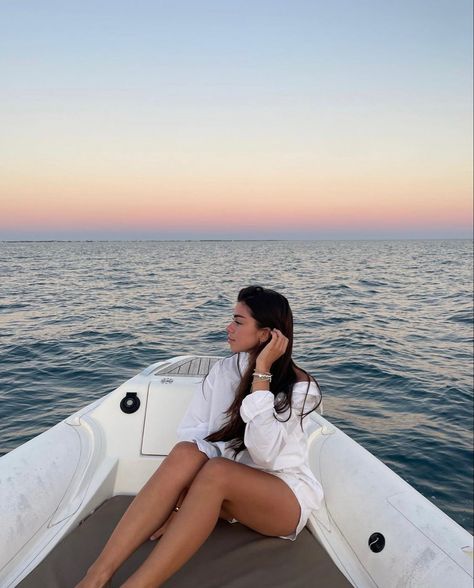 What To Wear On A Boat, Listen Before I Go, Boat Photoshoot, Boat Pose, Boat Cruise, Boat Pics, Summer Poses, Summer Picture Poses, Spring Outfit Ideas