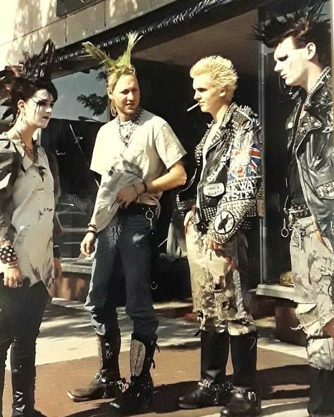 2,899 Likes, 12 Comments - Punkrock History (@punkrockhistory) on Instagram: “Punks in front of Noir Leather, Main St Royal Oak Michigan, 1989  #punk #punks #punkrock #staypunk…” 70 Punk Fashion, Goth Leather Outfit, 80s Punk Fashion, Punks 70s, 80’s Punk, 1970s Punk, Royal Oak Michigan, Punk Subculture, Anarcho Punk