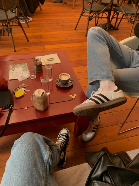 Getting Coffee With Friends Aesthetic, Coffee Dates With Friends Aesthetic, Coffee Runs Aesthetic, Friends Coffee Aesthetic, Coffee Shop Friends Aesthetic, Podcast With Friends, Coffee Friends Aesthetic, Coffee Shop With Friends, Coffee Shop Date Aesthetic