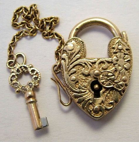 1950's 9k gold embossed heart padlock w/ working key (sold) Sandysvintagecharms.com Lizzie Hearts, Under Lock And Key, Old Keys, Heart Padlocks, Key Jewelry, Antique Keys, Keys Art, Locks & Key, Heart And Key