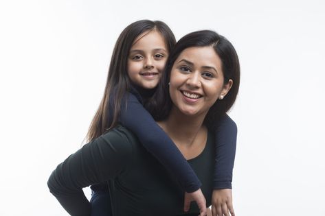 Single parent responsibilities and challenges are much bigger as compared to two parents. However, with the right approach a single parent can raise a balanced child. Responsible Parenthood, Divorce Parents, Parent Tips, Social Stigma, Single Parents, Single Mom Life, Single Parent, Child Rearing, Step Parenting