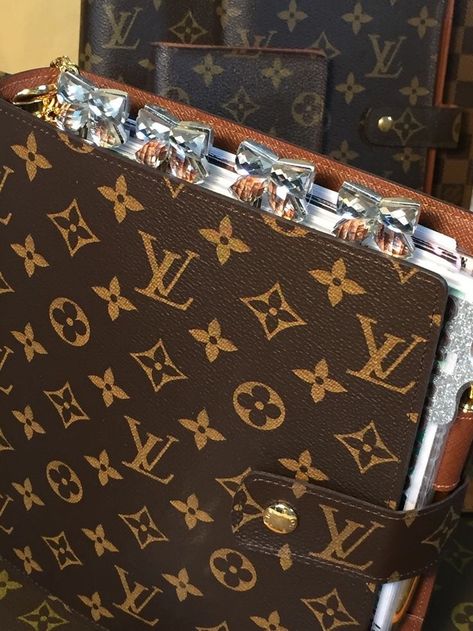 Louis Vuitton Resale, Lui Viton, Louis Vuitton Planner, Lv Pattern, Lv Damier Ebene, Lv Shoulder Bag, Louis Vuitton Agenda, Louie Vuitton, Cross Shoulder Bags