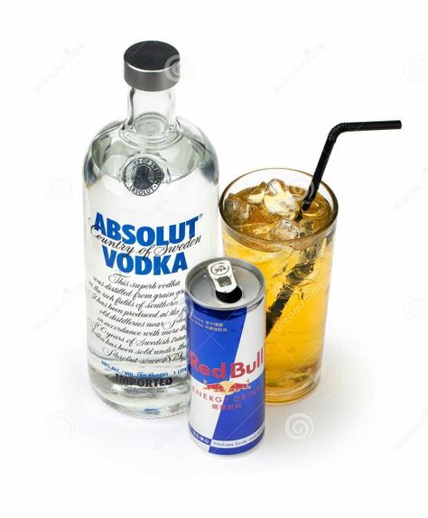 Vodka and Redbull Vodka Redbull Recipe, Vodka Redbull, Vodka Red, Spirit Drink, Vodka Recipes, Absolut Vodka, Health Advice, Mixology, Heart On