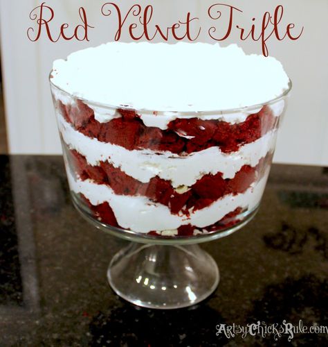 Red Velvet Trifle, Choc Pudding, Trifle Bowl Recipes, Cheesecake Trifle, Red Velvet Recipes, Velvet Cheesecake, Easy Holiday Desserts, Trifle Bowl, Red Velvet Cheesecake