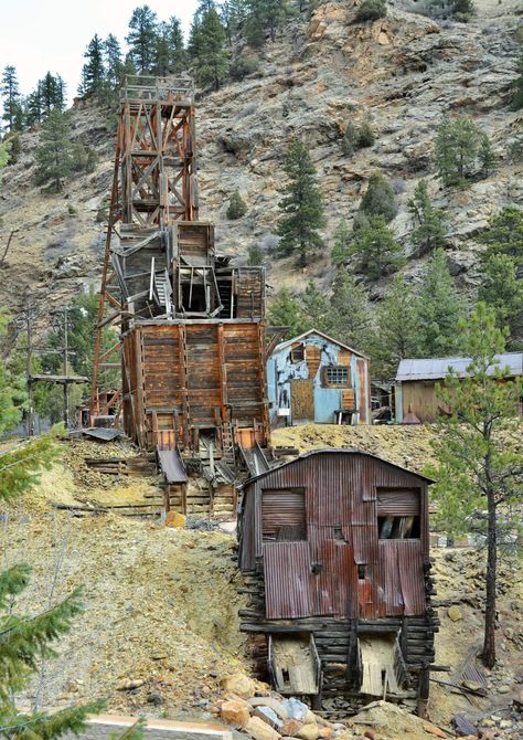 11 Old Western Towns in Arizona to Visit (2023) Old Mining Town, Western Buildings, Kartchner Caverns, Arizona Ghost Towns, Arizona Travel Guide, Old Western Towns, Old West Town, Farm Town, Old Western