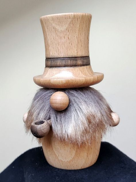 Fine Woodworking Project, Wooden People, Making Wooden Toys, Wood Craft Projects, Lathe Projects, Horse Decor, Christmas Wood Crafts, Wood Turning Projects, Wooden Figurines