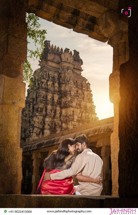 Unique Pre Wedding Shoot Ideas, Wedding Shoot Ideas, Poses Unique, Temple Wedding Photography, Temple Marriage, Pre Wedding Photoshoot Outfit, Temple Photography, Pre Wedding Photoshoot Outdoor, Pre Wedding Shoot Ideas