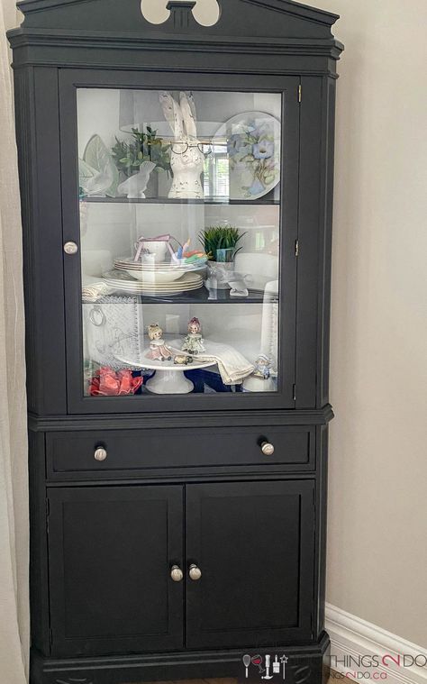 Grandma's corner cabinet makeover | 100 Things 2 Do Refurbished Corner Cabinet, Corner Hutch Decor, Corner Cabinets Dining Room, Corner Hutch Makeover, Corner Cabinet Makeover, Farmhouse Corner Cabinet, Painted Corner Cabinet, Curio Cabinet Decor, Corner China Cabinet