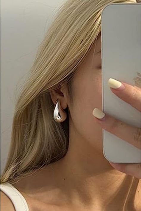 Drop Earrings Outfit, Silver Earrings Aesthetic, Hoop Earrings Aesthetic, Big Dangle Earrings, Black Drop Earrings, Earrings Outfit, Chunky Gold Hoop Earrings, Gold Earrings For Women, Chunky Earrings