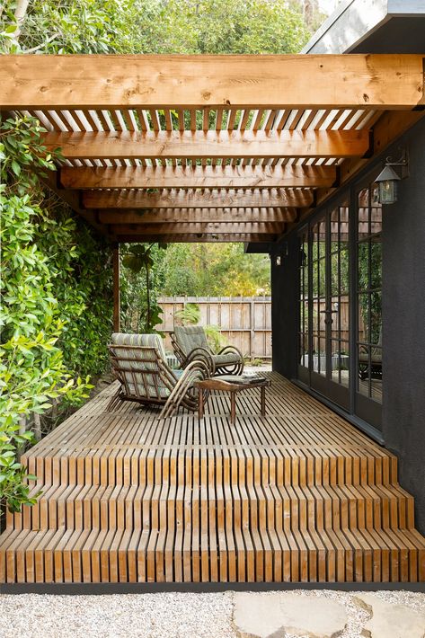 25 Pergola Ideas for Outdoor Living | Architectural Digest Poolhouse Guesthouse, Urban Gardens, Kaare Klint, San Fernando Valley, Kirsten Dunst, Los Angeles Homes, French Oak, Step Inside, Pool Houses