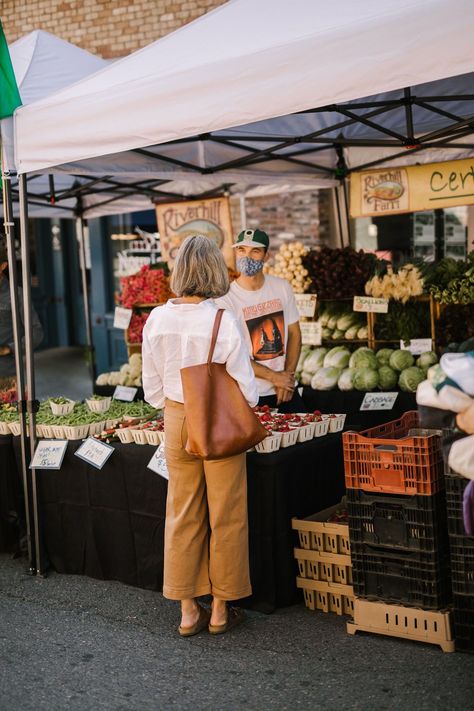 Nevada City Farmers Market, downtown Nevada City, support local farmers, vegetables, fruit, vendors and more! Photo by Roseann Bath Photography Farmers Markets Aesthetic, Farmers Market Editorial, Small Town Farmers Market, Food Market Photography, Farmers Market Vegetables, Spring Farmers Market Aesthetic, Farmers Market Photography, Farmers Market Photos, Farmers Market Pictures