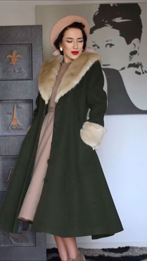 Vintage Fall Fashion 1950s, British Retro Fashion, 1950s Fur Coat, Vintage Winter Outfits 50s, 50s Winter Fashion, 1950s Winter Fashion, 50’s Outfits, Vintage Winter Outfits, 50s Outfit