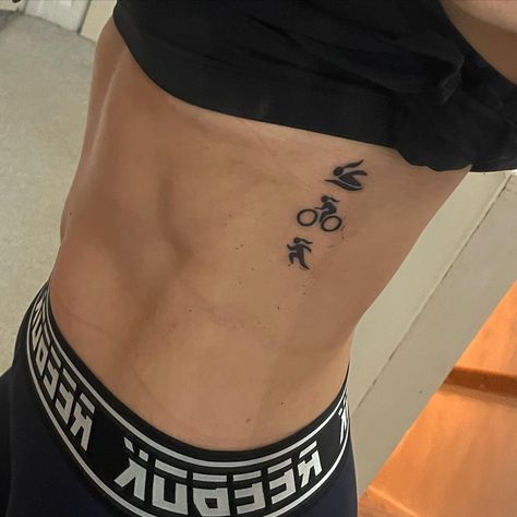 Triathlon Tattoo Woman, Athlete Tattoos Men, Triathlon Aesthetic, Karate Tattoos, Olympic Tattoo, Ironman Triathlon Motivation, Ironman Triathlon Tattoo, Ironman Tattoo, Runner Tattoo