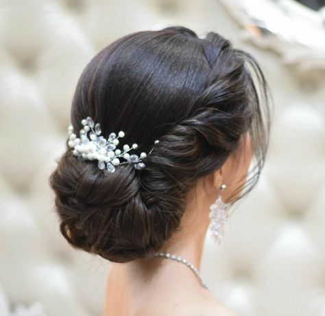 Gown Bun Hairstyle, Hair Bun Style For Gown, Low Bun Hairstyles Indian Saree, Saree Hair Styles For Short Hair, Christian Bridal Bun Hairstyle, Bridal Hair Buns Front Look, Marriage Bun Hairstyle, Christian Wedding Bun Hairstyles Indian, Bridal Hairstyle Christian Wedding