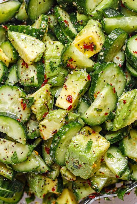 Vegetarian Recipes: 11 Vegetarian Dinner Recipe Ideas Ready in 30 Minutes or Less — Eatwell101 Salad Art, Cucumber Dressing, Avocado Recipes Healthy, Cream Salad, Holy Cannoli, Salad Appetizer, Cucumber Avocado Salad, Avocado Cucumber, Avocado Salad Recipes