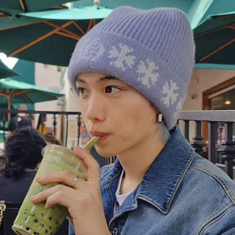 Blue Drinks, Prince Felix, Blue Beanie, S Icon, Diy Wallpaper, Blue Poster, Kids Icon, Blue Outfit, Felix Stray Kids