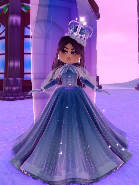 Ice Element Royale High, Roblox Royale High Outfits Ideas Free, Royale High Fancy Outfits, Royal High Ball Outfits, Royalty Royale High Outfit, Food For Thought Royale High Outfit, Ice Queen Outfit, Rh Avatar, Masquerade Ball Outfit