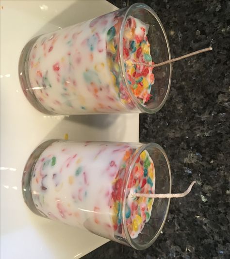 DIY: Make a Fruity Pebbles Candle! How To Make Cereal, Fruity Candle, Candle Tutorial, Fruit Candles, Homemade Scented Candles, Making Candles Diy, Diy Candles Scented, Christmas Craft Projects, Fruit Loops