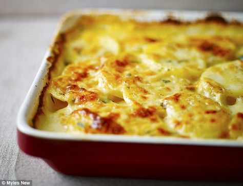 Lorraine Pascale Lighter Way to Bake Crème fraîche potato dauphinoise with thyme Crème Fraiche Recipes, Potato Dauphinoise, Creme Fraiche Recipes, Potatoes Dauphinoise, Chefs Recipes, Potato Gratin, Potato Dishes, Easy Food, Chef Recipes