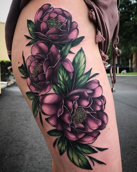 Purple neo-traditional flower leg tattoo by Squire Strahan (@squirestrahan) from Tampa, Florida.  Check out our Instagram channel 🔥 @styng.tattoo 🔥 for your daily dose tattoo designs, tattoo models and inspiration! Flower Leg Tattoos, Flower Thigh Tattoos, Inspiration Tattoo, Tattoos For Black Skin, Up Tattoos, Aesthetic Tattoo, Neo Traditional, Flower Tattoo Designs, Tattoo Models