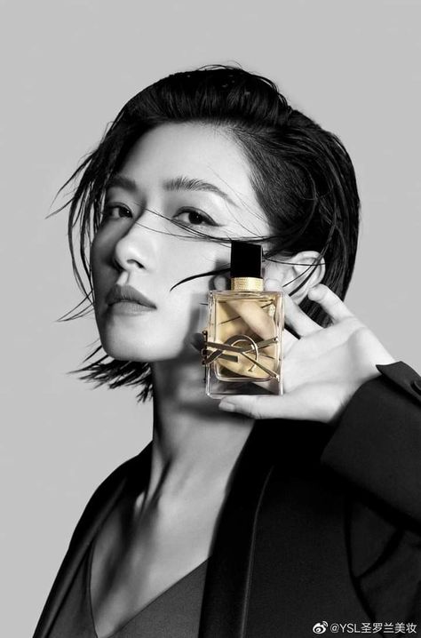 Perfume With Model Photography, Perfume Photoshoot Model, Perfume Commercial Photography, Photoshoot Perfume, Fragrance Photoshoot, Perfume Photoshoot, Coach Perfume, Fragrance Editorial, Perfume Adverts