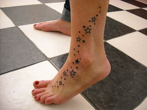 Cool! Star Ankle Tattoo, Star Foot Tattoos, Ankle Tattoo For Girl, Small Star Tattoos, Ankle Tattoo Designs, Star Tattoo Designs, Small Girl Tattoos, Tattoo Designs For Men, Cute Small Tattoos