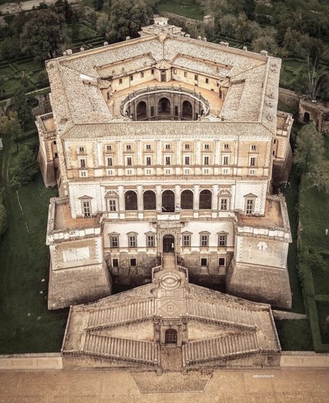 Villa Farnese Villa Farnese, Italian Architecture, Breaking In, Old Buildings, Rome, Minecraft, Hunting, Castle, Villa