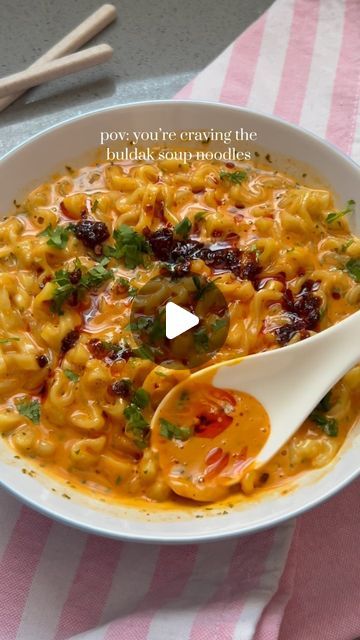 Recipe For Ramen Noodles, Carbonara Ramen Samyang Recipe, Ramen Noodle Recipes Buldak, Korean Carbonara Noodles, Spicy Creamy Ramen Noodle Recipes, Carbonara Ramen Recipe, Carbonara Noodles Samyang, Homemade Buldak Ramen, Carbonara Ramen Samyang