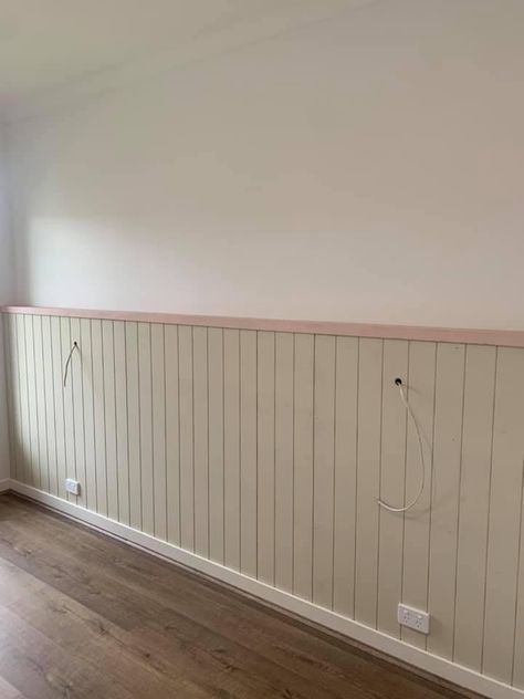 Beadboard Half Wall, Wall Art Diy Paint, Modern Art Wall, Wall Art Diy, Wall Panels Bedroom, Wainscoting Panels, Headboard Wall, Diy Wall Art Decor, Wall Art Bedroom