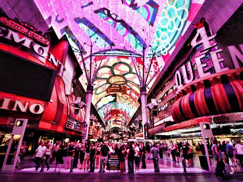 Freemont Street Las Vegas, Fremont Street Las Vegas, Freemont Street, Las Vegas Trip Planning, Vegas Trip Planning, Las Vegas Food, Vegas Lights, Fremont Street Experience, Vegas Restaurants