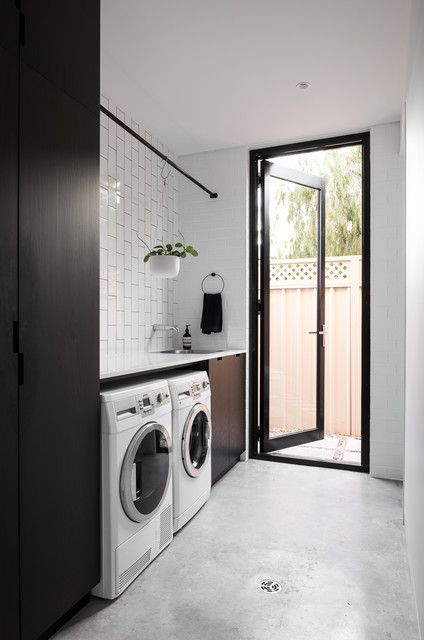 Organization Laundry Room, Laundry Bathroom Combo, Outdoor Laundry Rooms, Organization Laundry, Laundy Room, Laundry Room Tile, Grey Street, Laundry Room Wallpaper, Dream Laundry Room